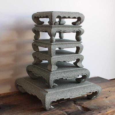 天然青石原石加工雕刻四方石底座