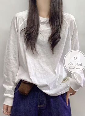 ED，88019#薄竹节棉圆领砂洗做旧贴标简约棉T长袖打底衫T恤女