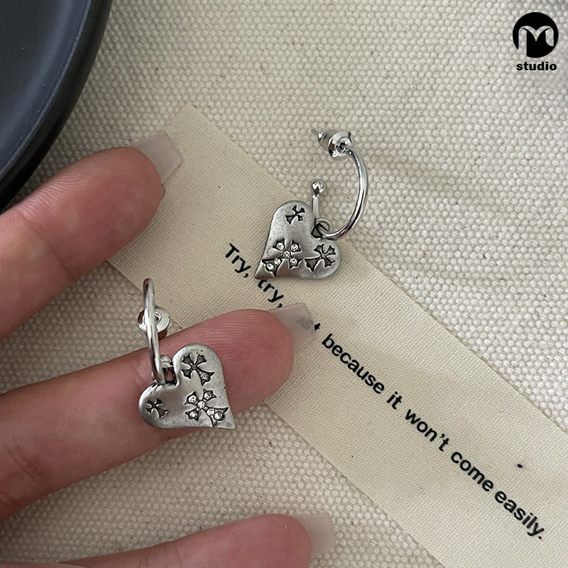 다크 크로스 가죽 로프 초커 목걸이 여성 펑크 매력 복고풍 사랑 펜던트 귀걸이 틈새 액세서리