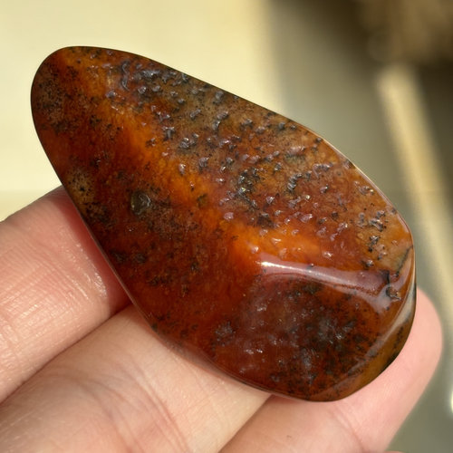 天然岫玉辽阳花玉红皮料随形原石红糖色手把吊坠正品包邮