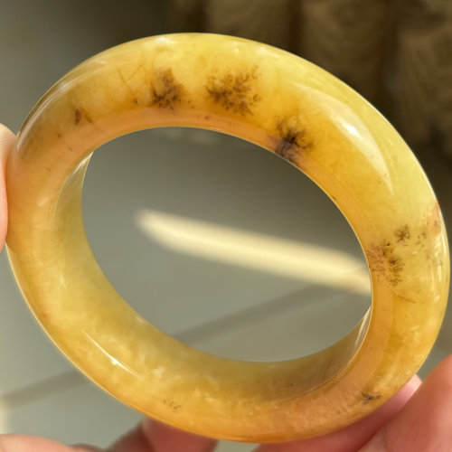 天然岫岩玉辽阳花玉鸡油黄草花手镯南国梨53.5-16.2-10.9mm