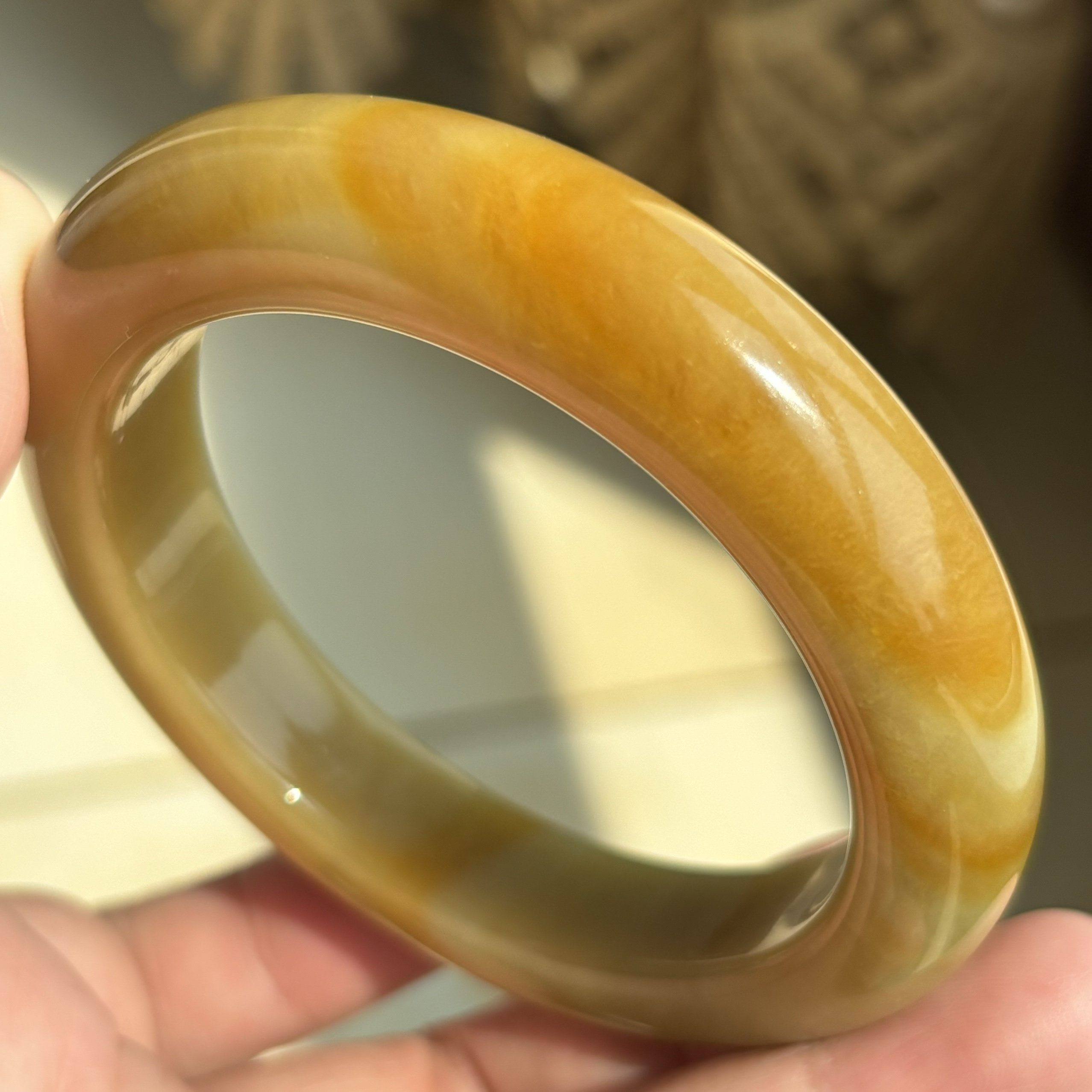 天然岫玉辽阳花玉红皮料鸡油黄血管线58口径手镯油脂料正品保证