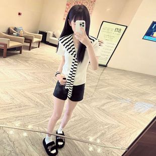 快手网红社会女同款 百搭V领黑白披肩上衣ins高级感穿搭 小香风童装