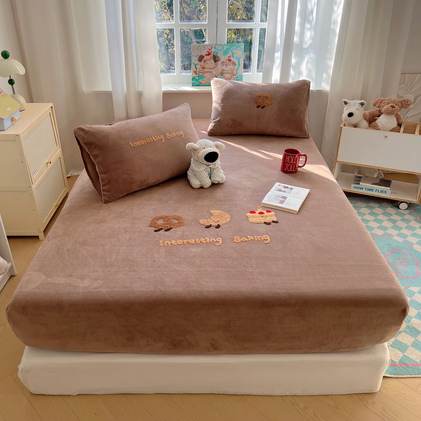 卡通升级加厚秋冬牛奶绒床笠床垫保护套隔脏罩美拉德色毛巾绣枕套