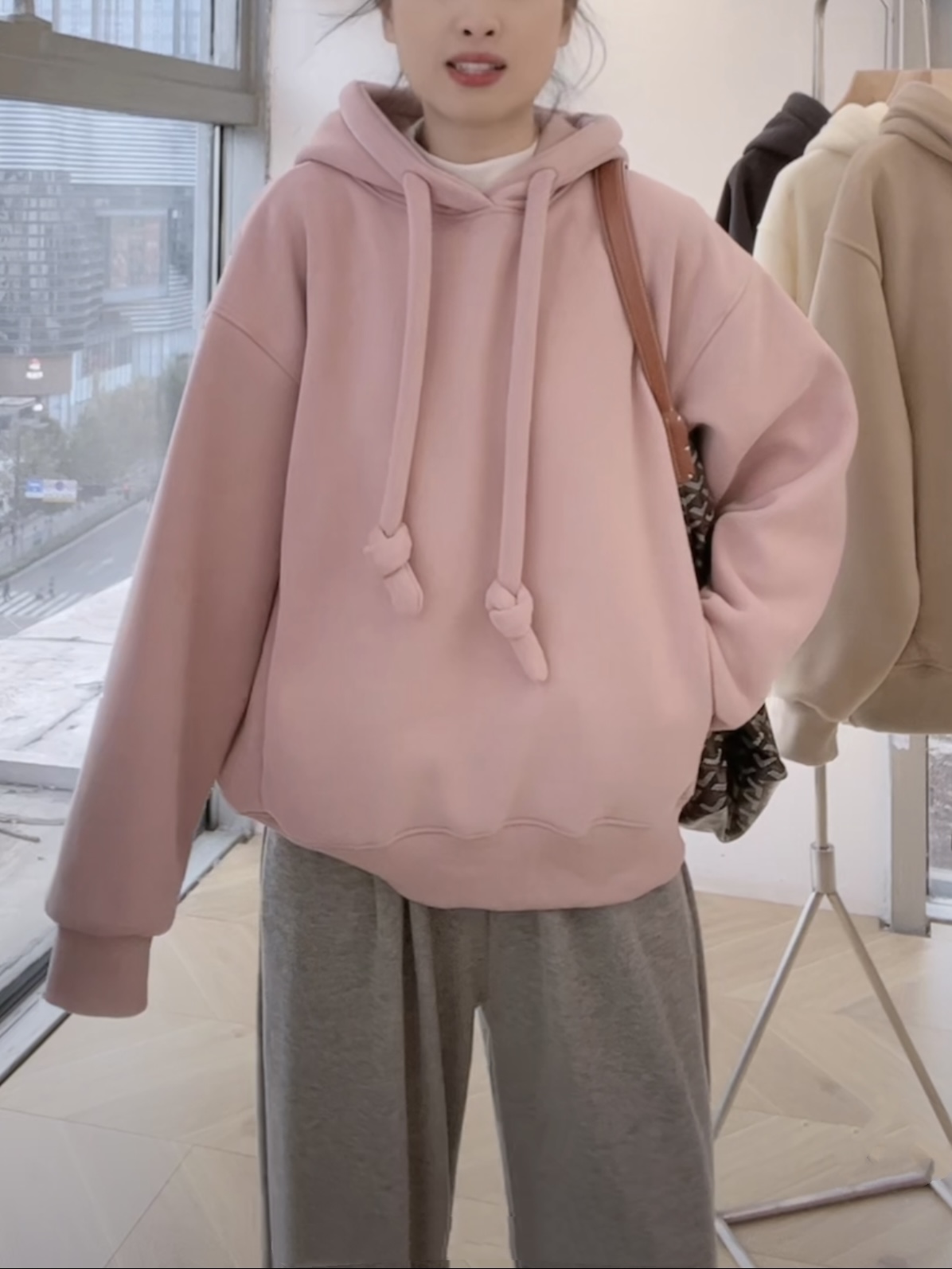 加绒加厚高品质连帽卫衣女2025冬季新款潮流时尚简约百搭长袖上衣