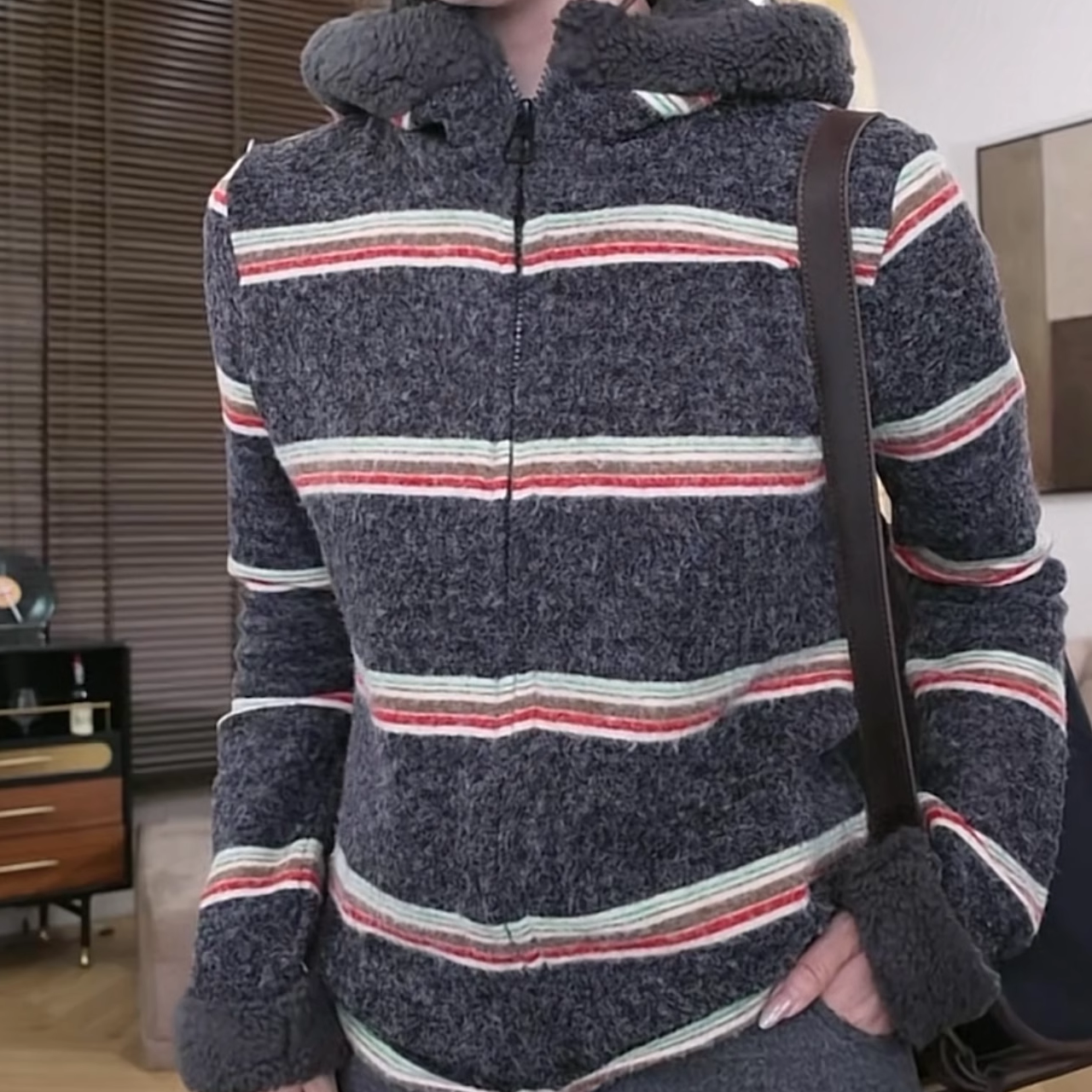 高级感撞色条纹连帽外套女2025秋冬新款时尚休闲百搭加绒加厚开衫