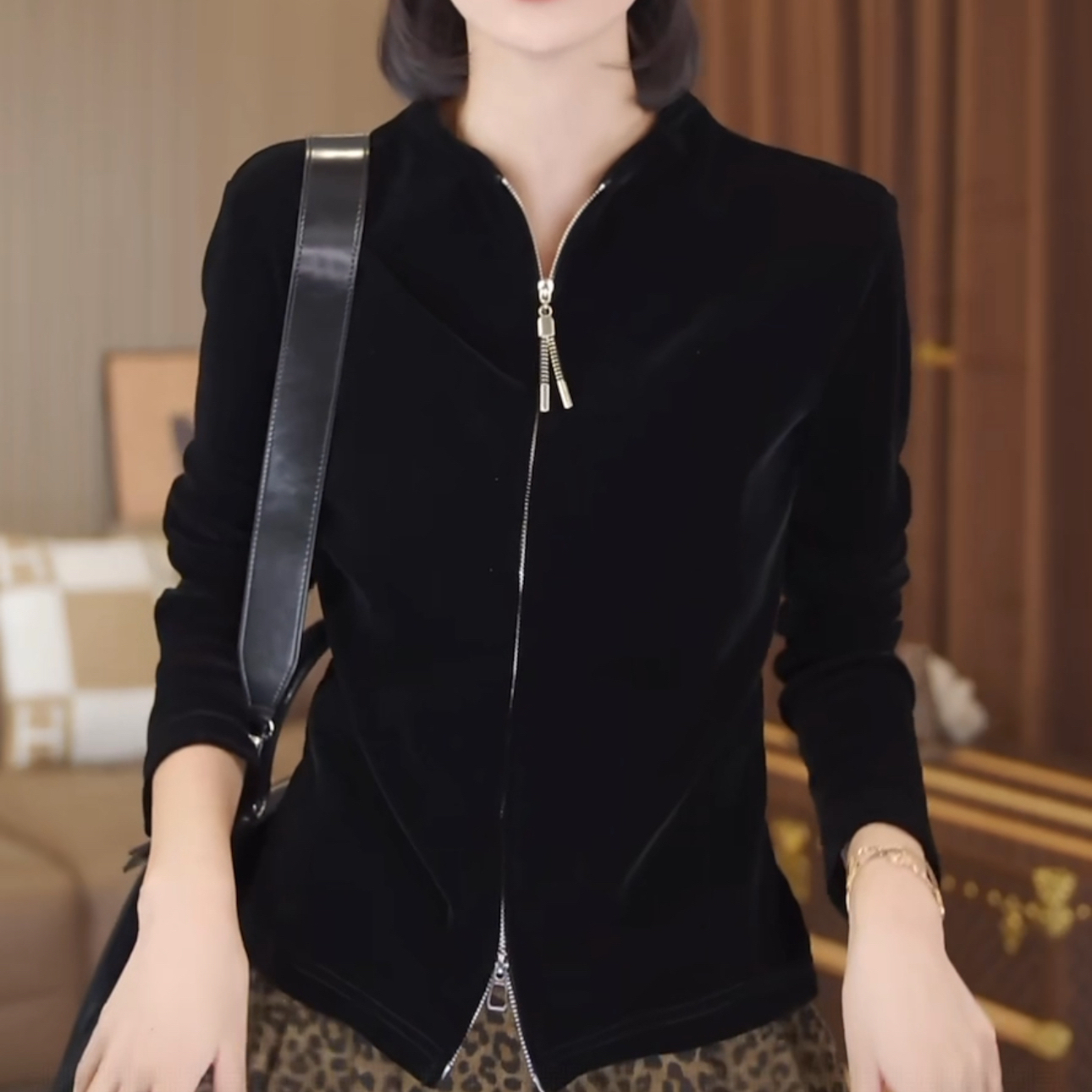 纯色连帽双拉链长袖外套女