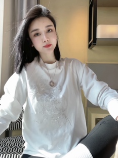 T恤 长袖 2026早春新款 龙凤呈祥重工刺绣打底上衣女宽松百搭中长款