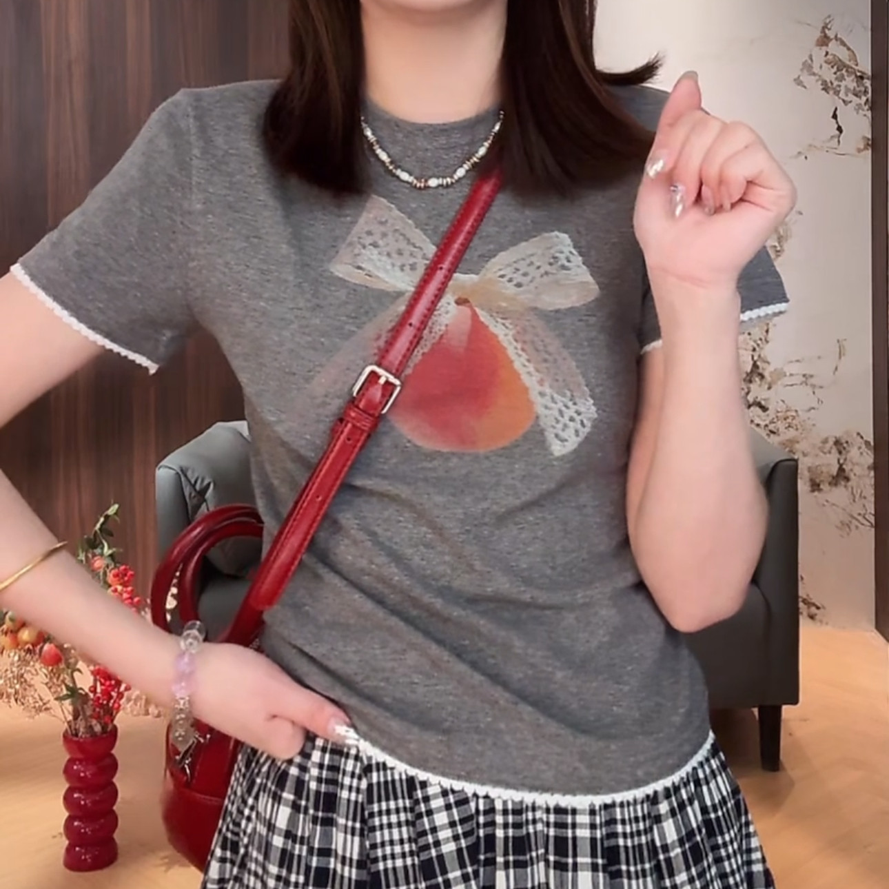 苹果蝴蝶结短袖T恤女2026夏季新款蕾丝花边休闲百搭显瘦圆领上衣