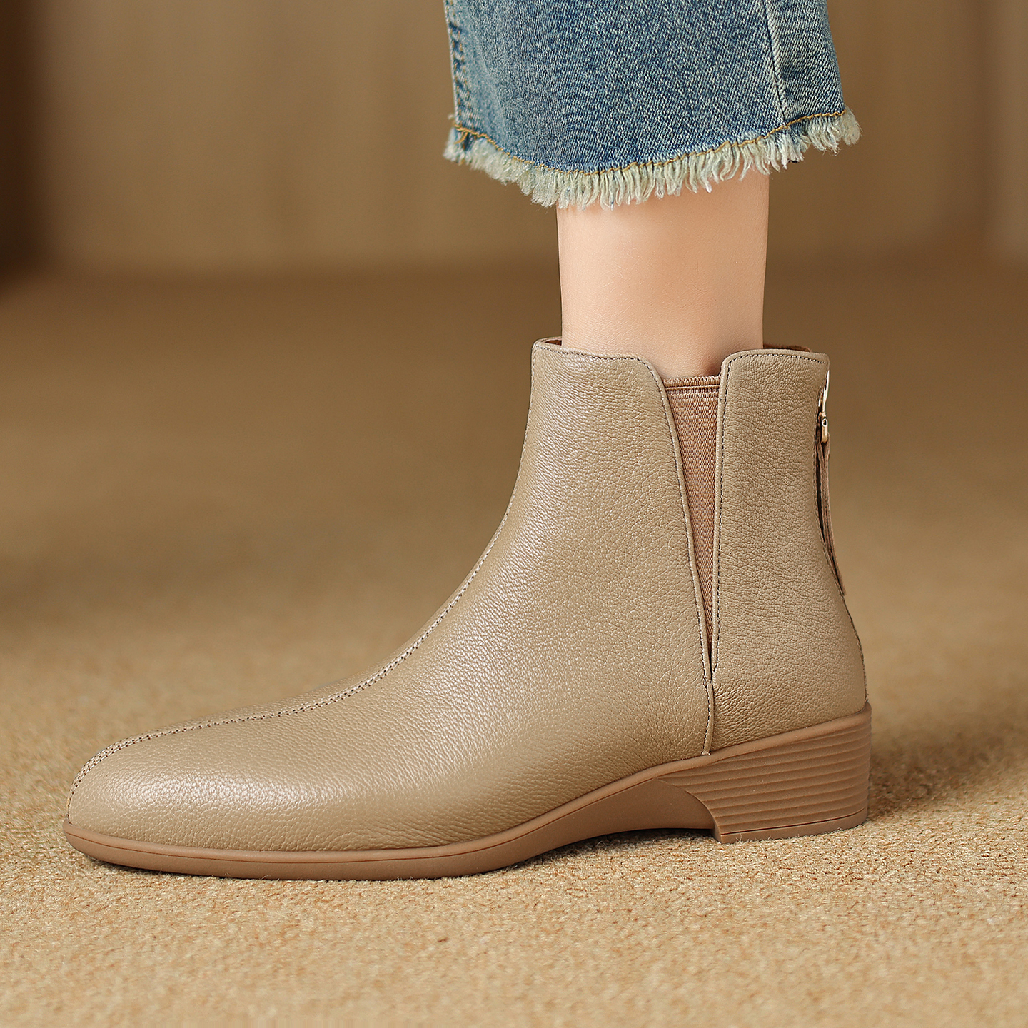 粗跟中跟切尔西靴后拉链及踝靴子