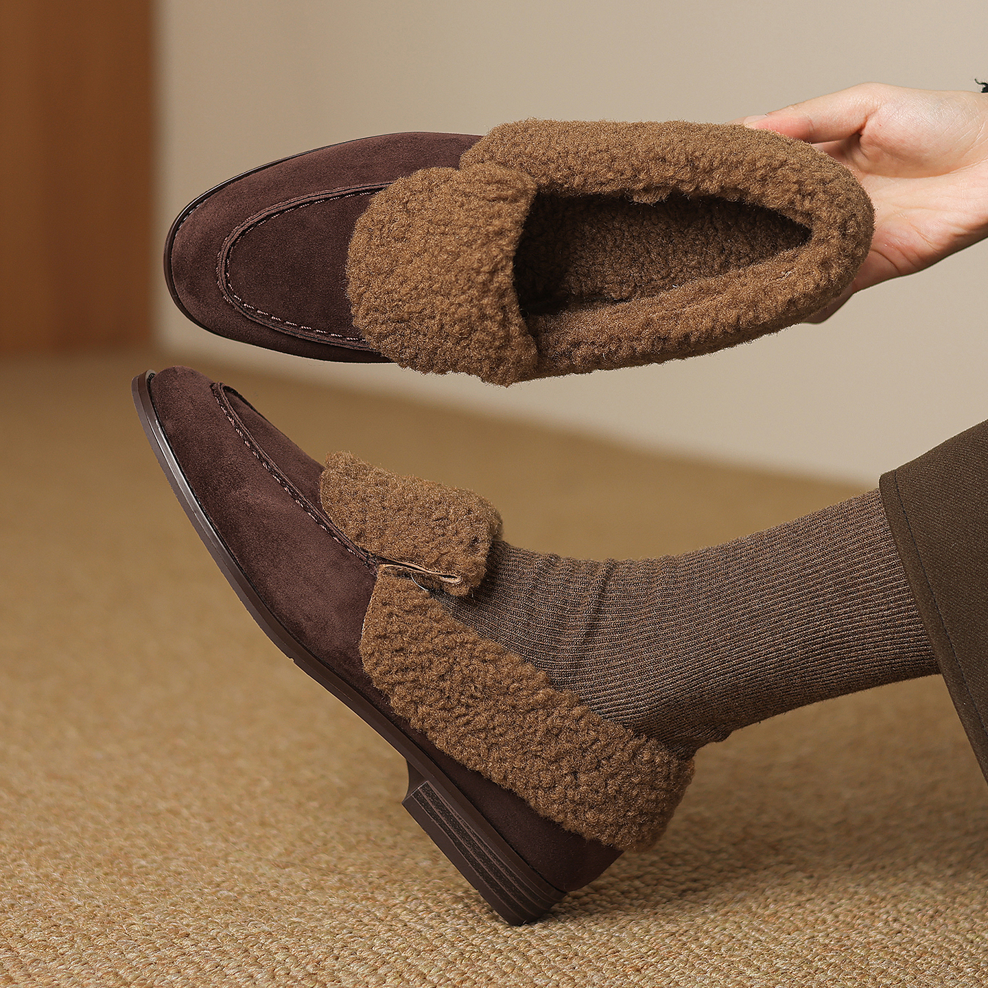 英伦风复古翻毛皮加绒毛毛鞋女