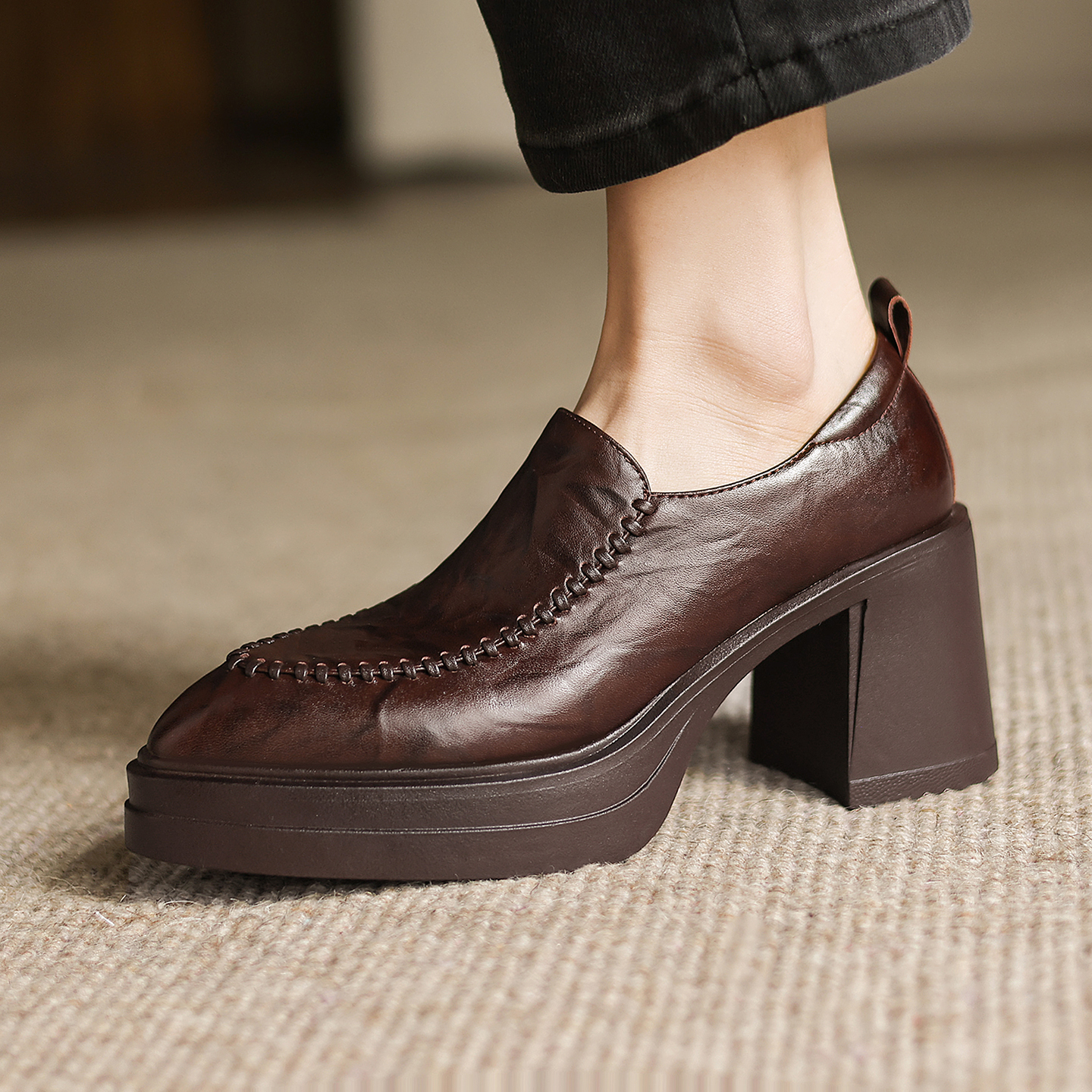 新款粗跟深口单鞋侧拉链小皮鞋