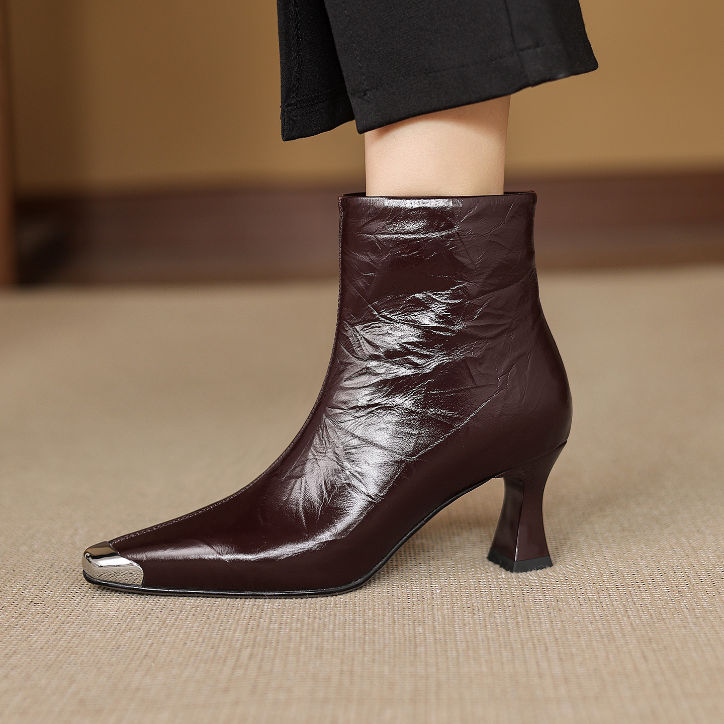 新款金属铁头细跟尖头洋气短靴