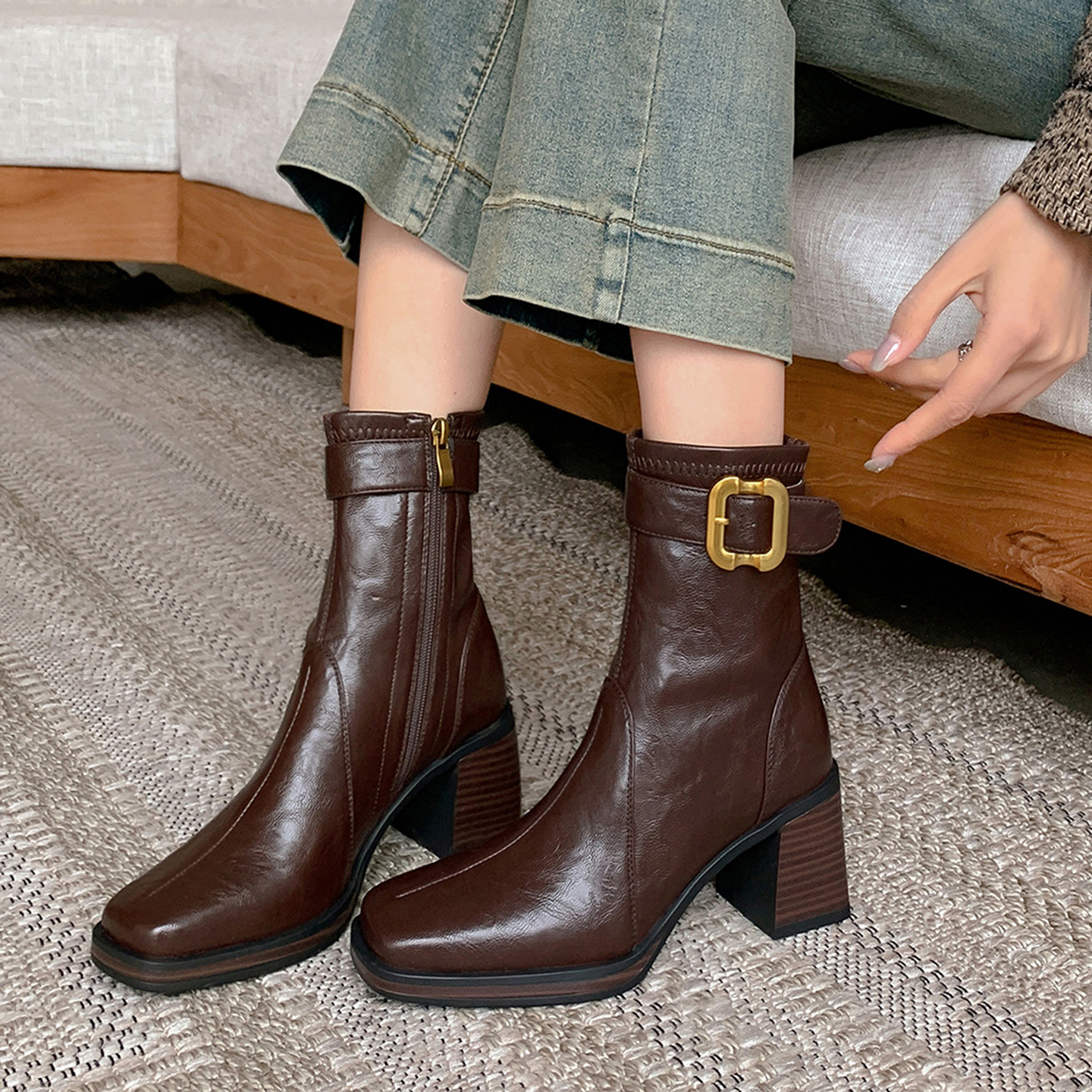 粗跟扣带瘦瘦靴软面百搭弹力靴