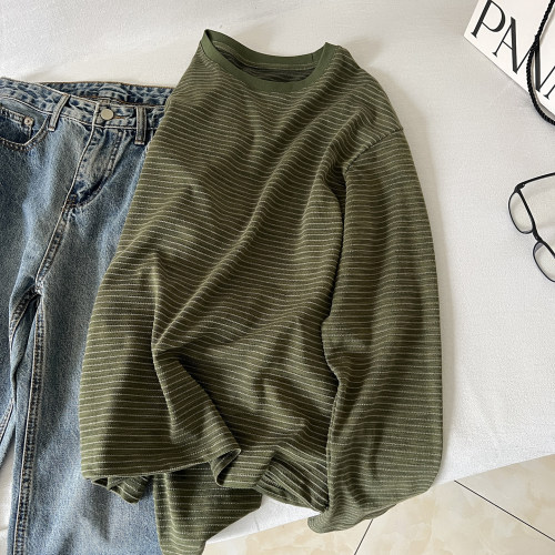 显白复古军绿条纹T恤女春夏