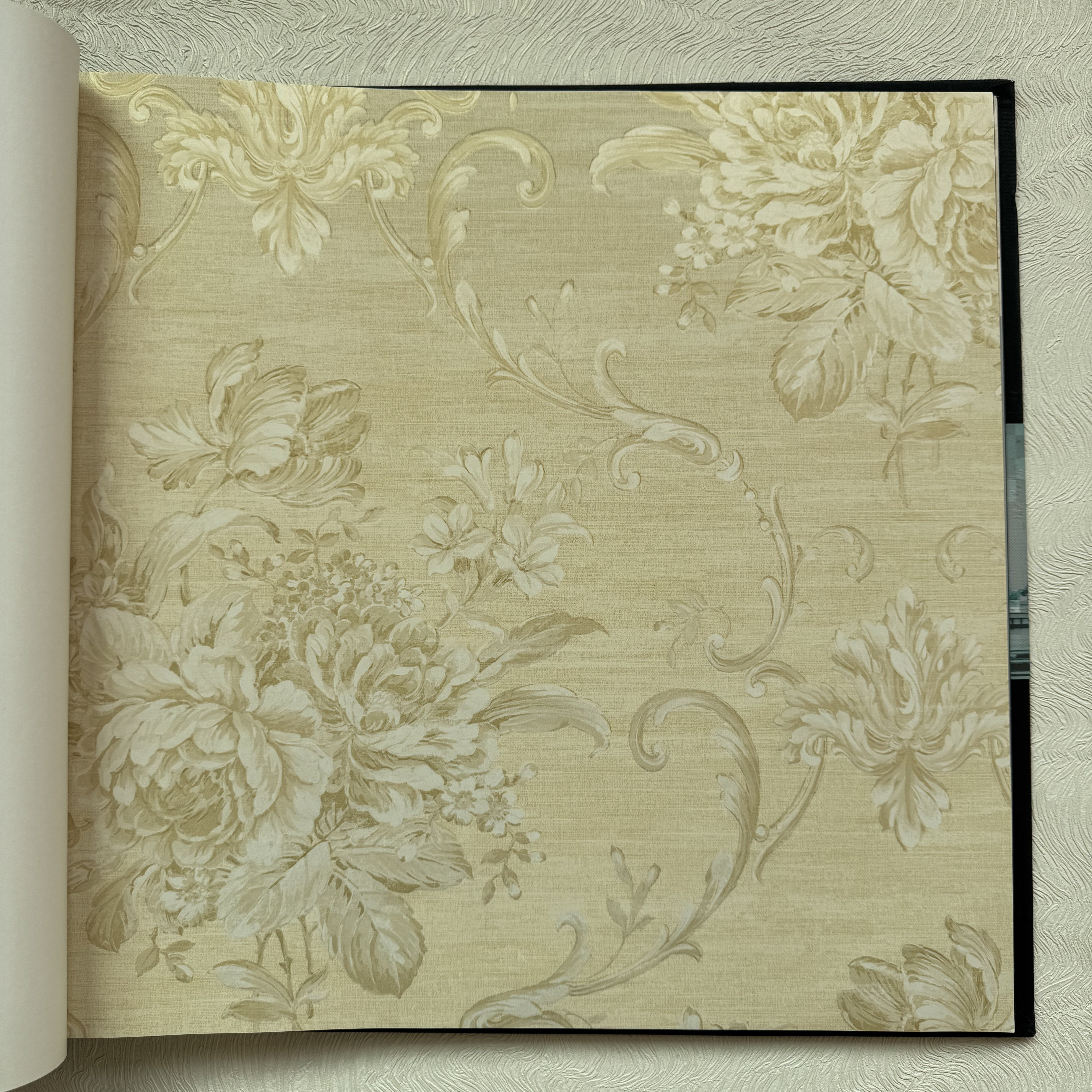 美国原装进口环保欧式花卉壁纸现货客厅卧室浮雕纹理奢华装饰墙纸