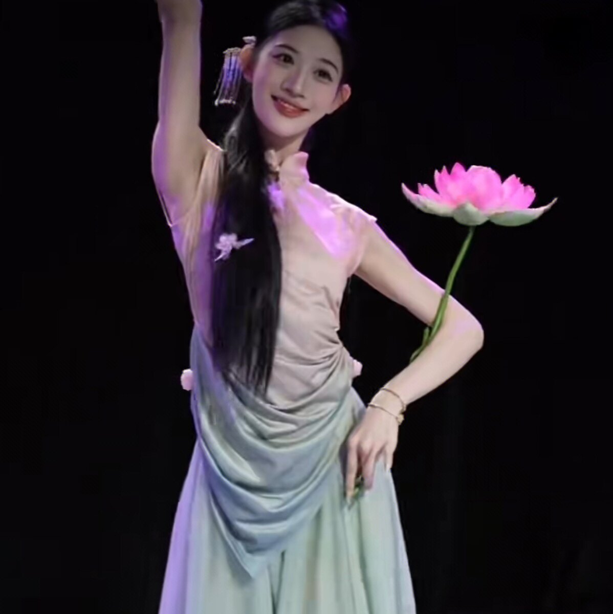 盈盈芙蓉语舞蹈服古典舞旗袍采莲演出服中国舞练功服青烟里表演服