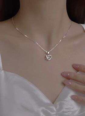 跳动的心项链女款轻奢小众感六芒星锆石吊坠锁骨链送女友礼物