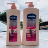 泰国Vaseline 现货 新版 凡士林亮白B3烟酰胺润肤身体乳400ML