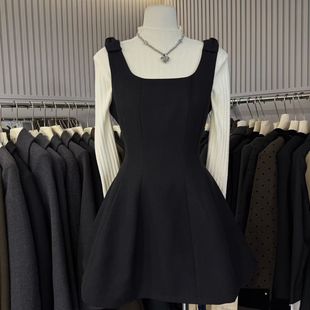 女 收腰A字气质套装 朵朵25年秋冬新款 千金风方领毛呢连衣裙女无袖