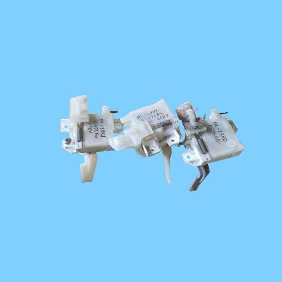 适用日立洗衣机门锁DL-13KD DL-13KF DL-13KJ DL-31童锁开关