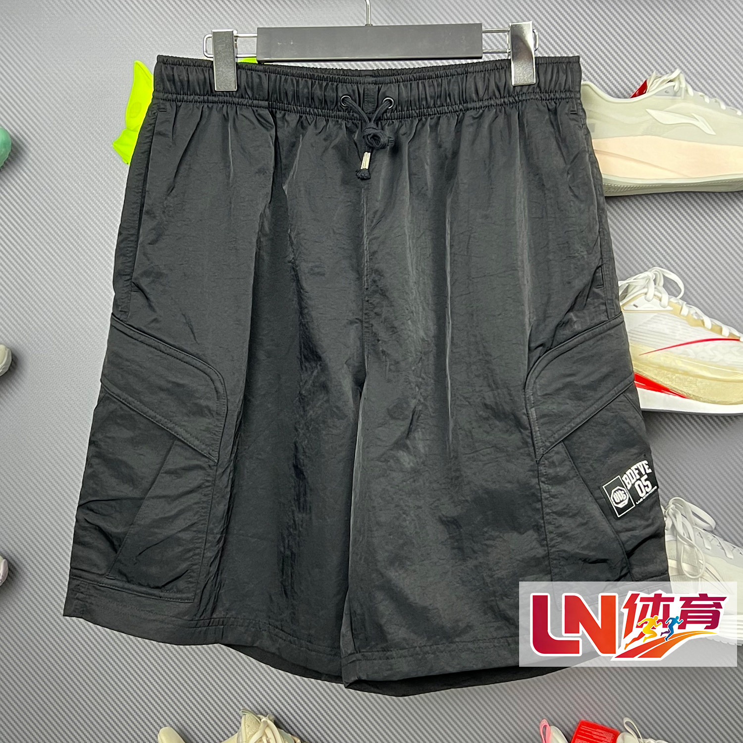 李宁短裤 2026夏季新品男子冰感舒适吸湿排汗宽松运动短裤AKSW113