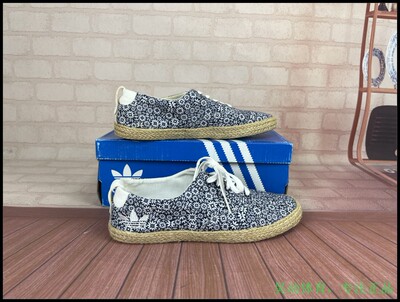 Adidas三叶草女鞋休闲鞋