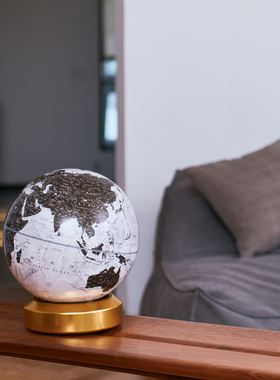宏微地球书房客厅办公室金属摆件中英双语高清手工地球仪商务礼物