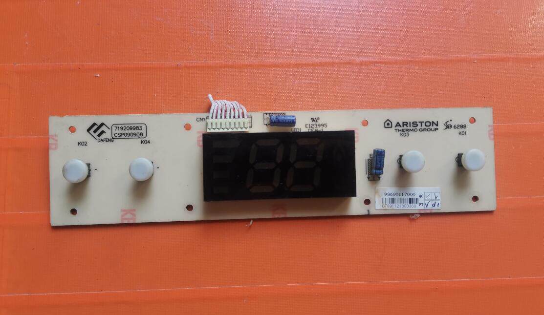 适用ariston阿里斯顿热水器显示板按键板719209983 csp090908