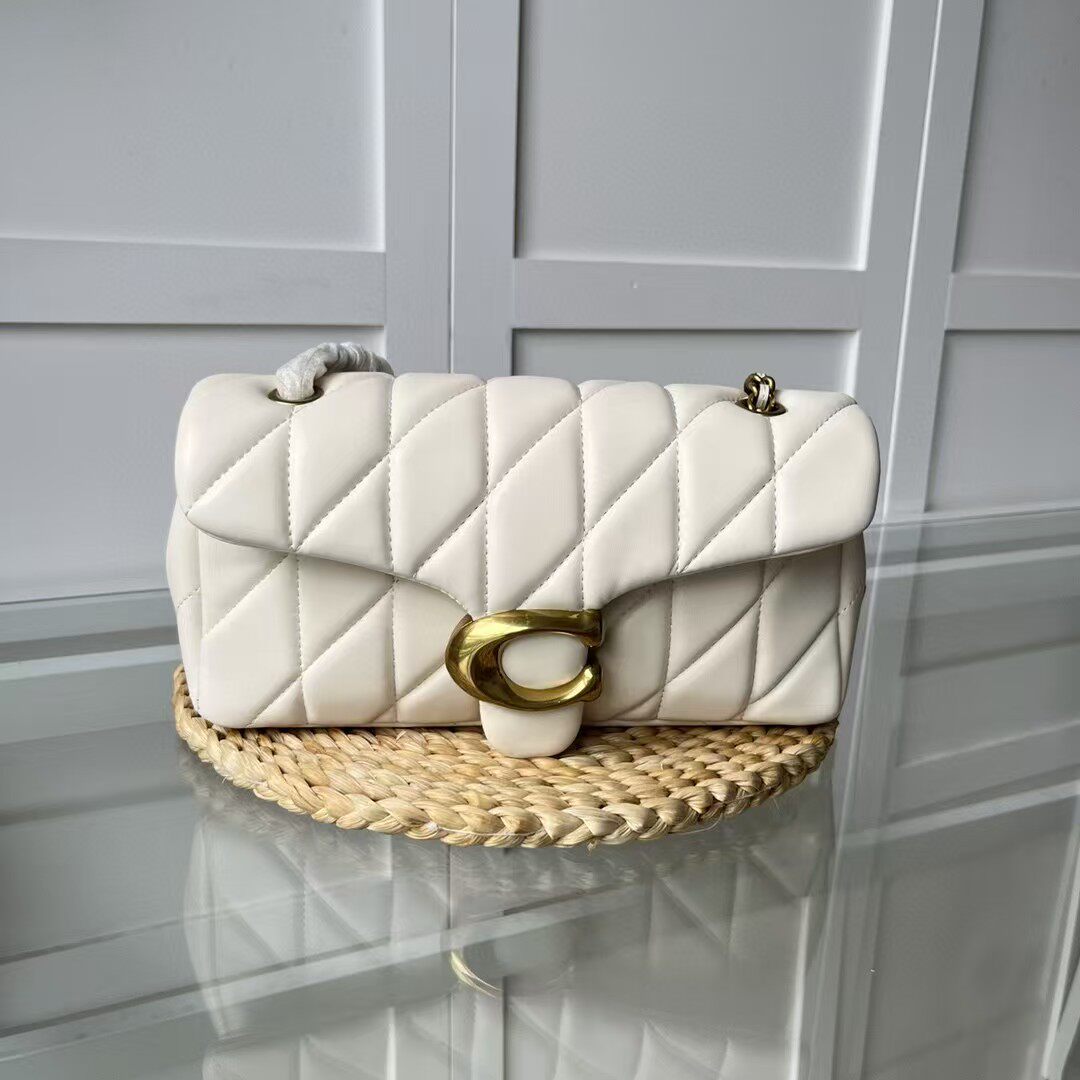 2026年新款潮流新款羊皮绫格链条斜挎包经典百搭系列优雅随性气质