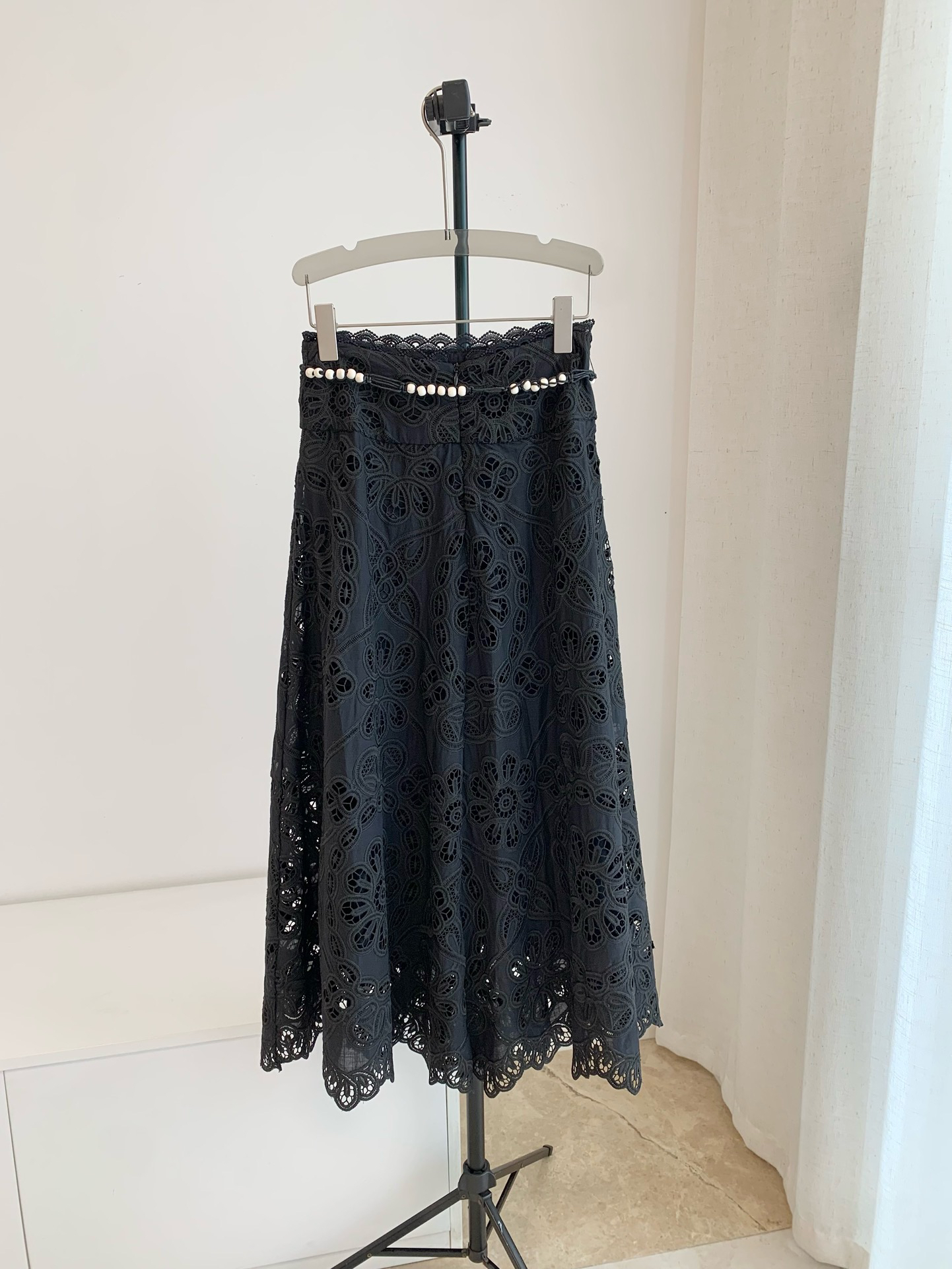 澳洲小众法式镂空刺绣吊带连衣裙2025新款度假风休闲百搭半裙