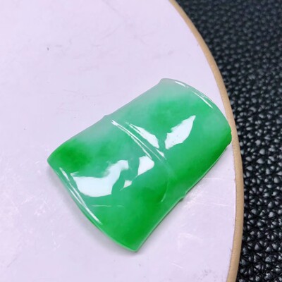 天然缅甸A货翡翠冰糯种满绿大件饱满节节高升吊坠挂件