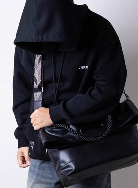 HKK包包皮质斜挎包男小众设计通勤单肩包大容量托特包大学生男包