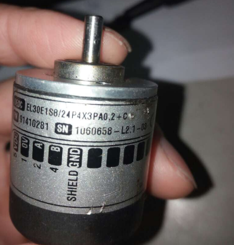 elcis L/3RPAE-25-B-CV-R-0，30   编码器