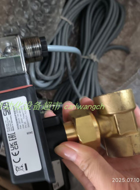 SIKA  VH325M0GRECO02流量开关VKS05M2DEBEL19全新原装