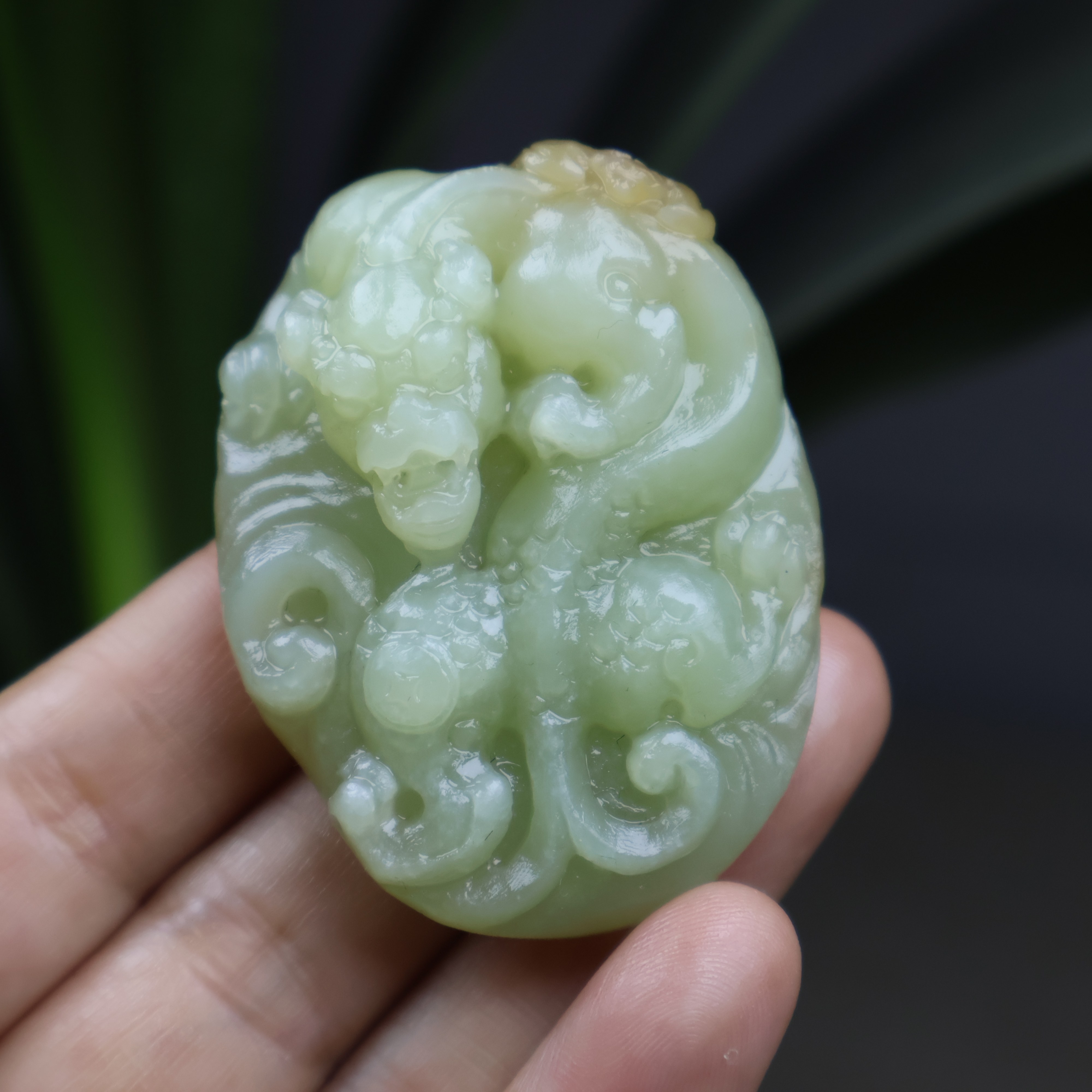 新品毛货和田玉蟠龙玉挂件吊坠