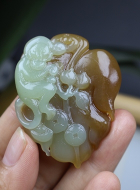 天然和田玉且末糖十二生肖猴子吊坠挂件精品一夜封侯玉佩玉坠证书