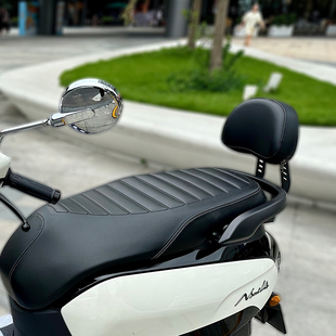 适用新大洲本田NS125LA改装后靠背垫后尾包小皮靠垫带支架靠背