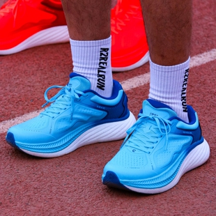 R2云跑碳术缓震跑鞋长距离大跑量大体重厚底支撑晨跑马拉松跑步鞋