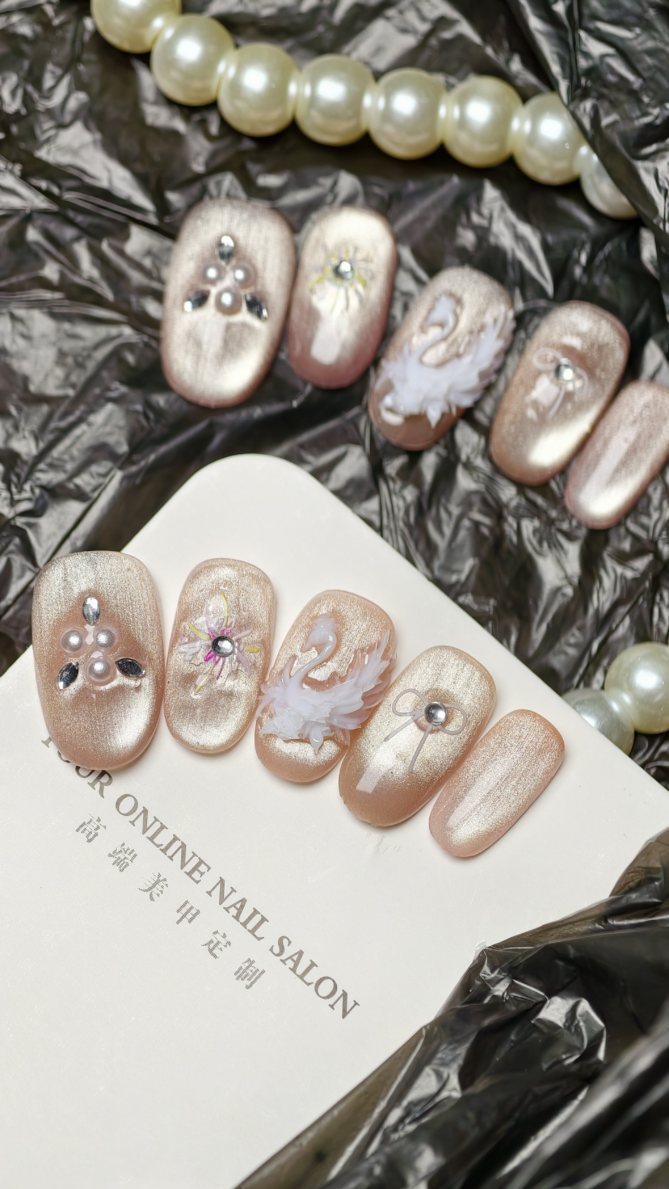 纯手工穿戴甲猫眼天鹅贴钻甜美气质轻奢小众设计高级感秋冬新款,彩妆/香水/美妆工具,穿戴甲/甲片,淘宝优惠券,粉丝福利购,淘宝优惠卷