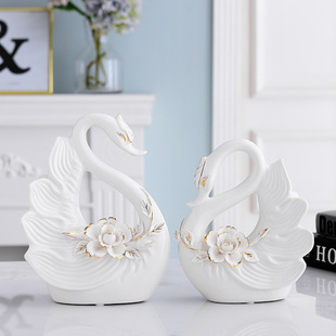 陶瓷天鹅摆件一对装饰品客厅电视机柜玄关酒柜家居送闺密结婚礼物