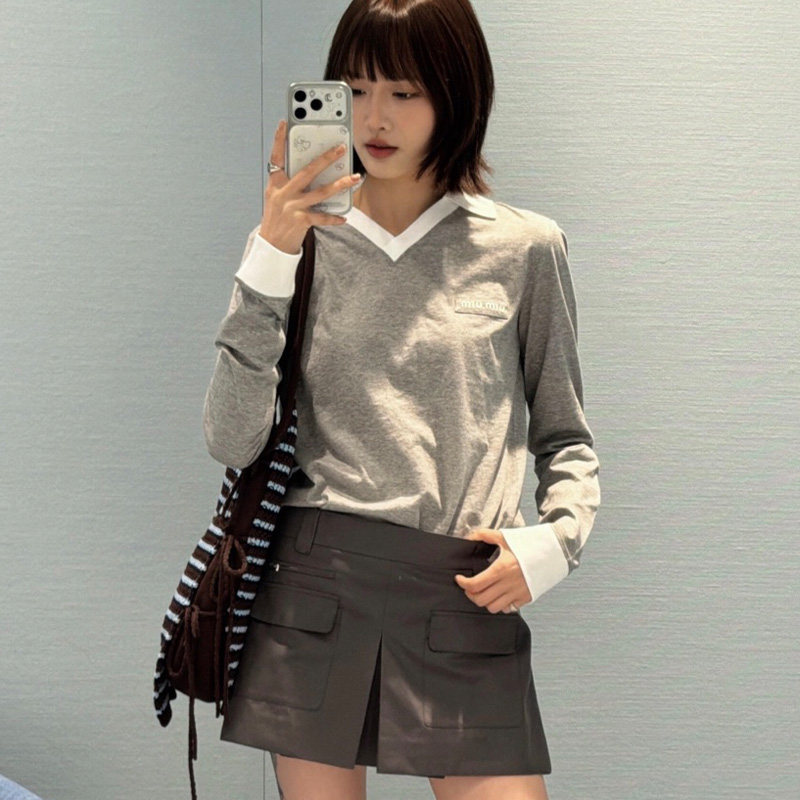 灰色秋季学院风V领修身长袖T恤女