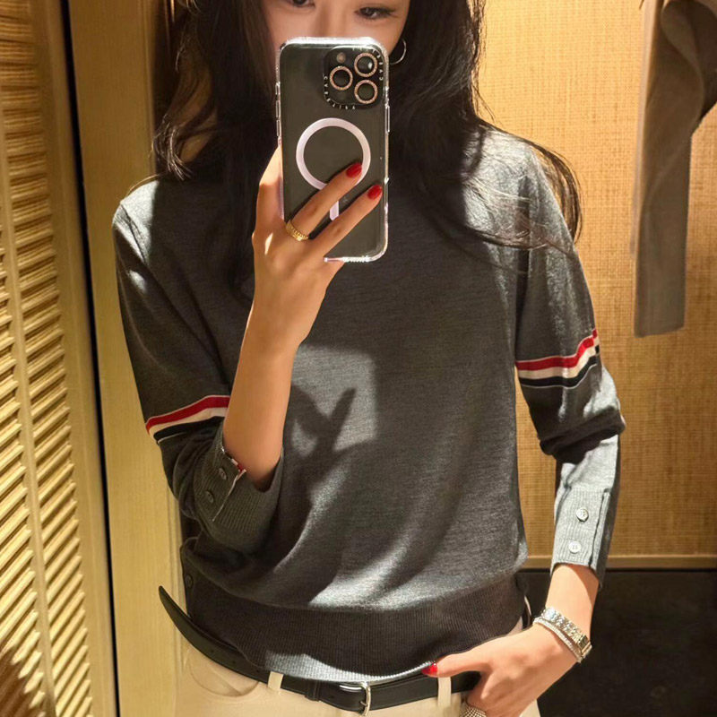 秋季新款羊毛撞色条纹针织衫女装