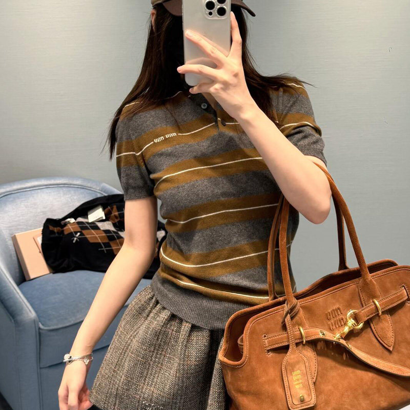 灰色条纹拼接提花羊绒短款针织衫