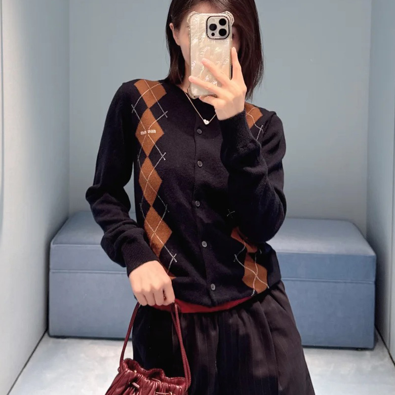 撞色菱形格南油针织羊毛开衫外套