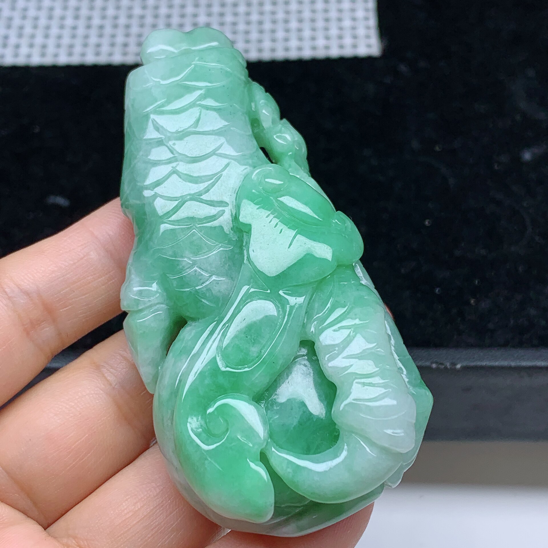 翡翠A货天然玉特色挂件抓住机遇