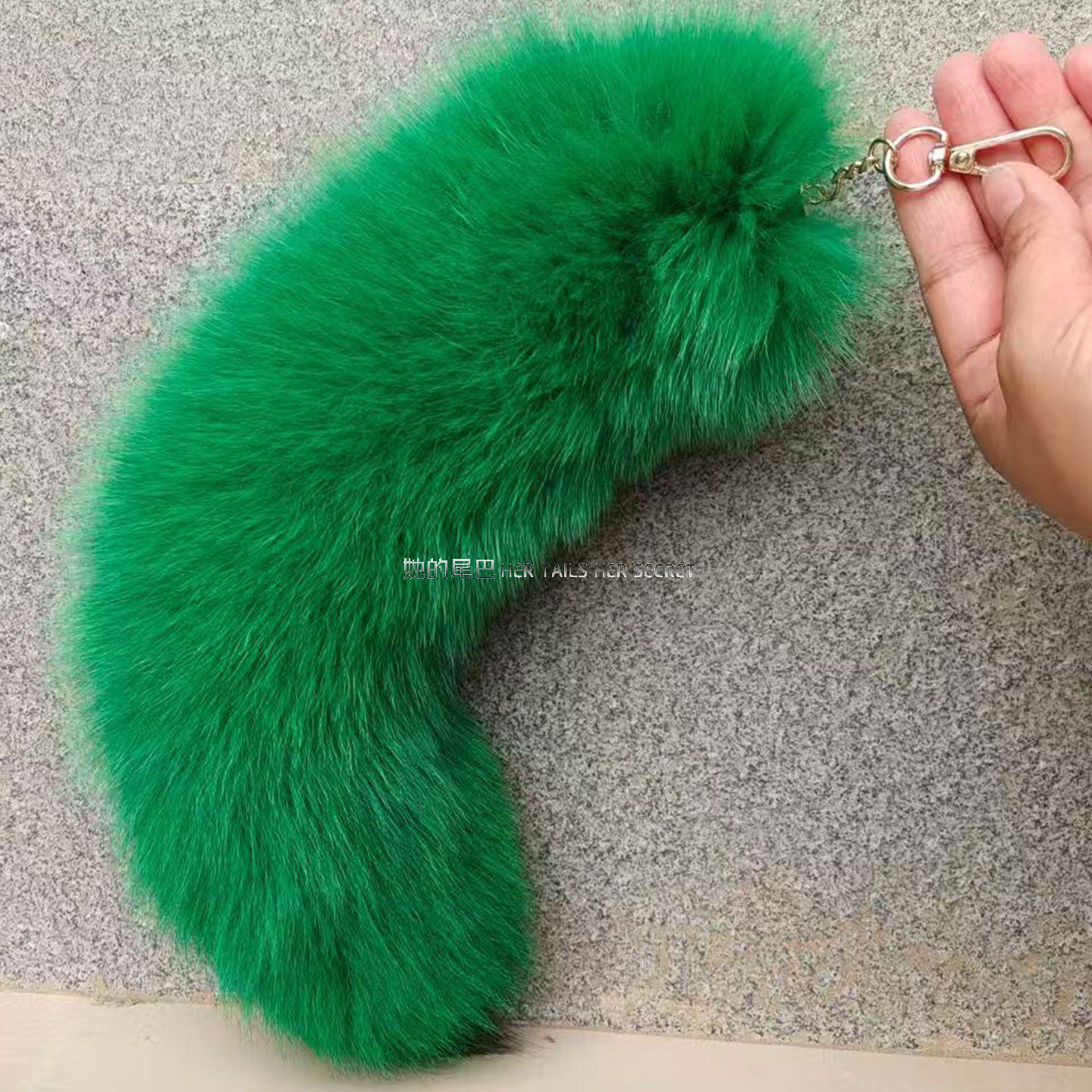 真毛尾巴挂件多彩色艳丽染色狐狸毛绒尾巴吊挂钥匙扣配饰蓬松皮草
