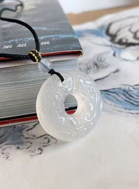 天然高冰玉髓貔貅平安扣项链情侣