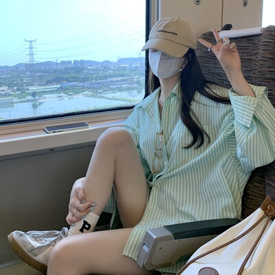 白水女 绿色条纹衬衫女春秋薄款气质ins潮高级感宽松开衫长袖上衣