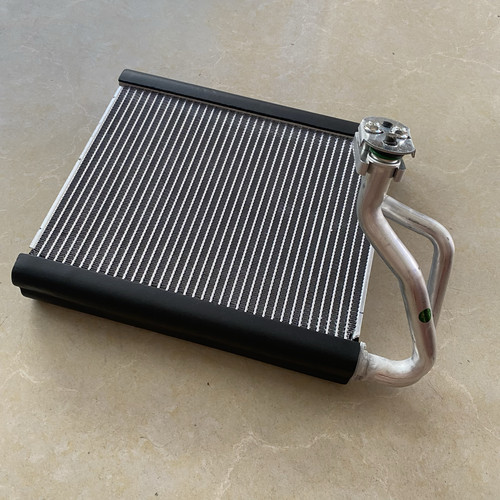 适用日产新老款骐达C12  轩逸B17空调蒸发箱 蒸发器芯总成
